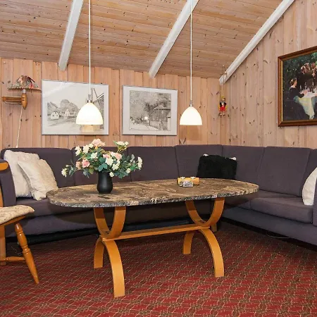 8 Person Holiday In