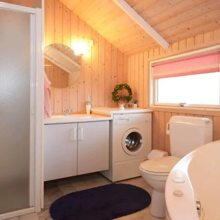 8 Person Holiday In Holiday home