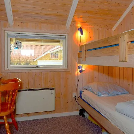 8 Person Holiday In